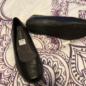 Flat dress shoe